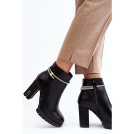 Bottines à talons pour femmes avec décoration noire 2