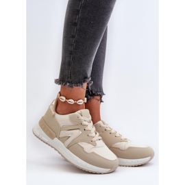 Chaussures De Sport Sur Une Plateforme Beige Délicate 1