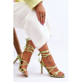 Sandales à talons vert à lacets 2