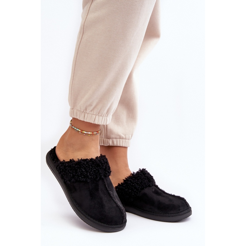 Inblu Chaussons femme noirs avec fourrure 1