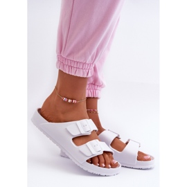 Tongs pour femmes à boucles blanches 1