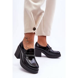 Chaussures à talons hauts avec décoration noire 1