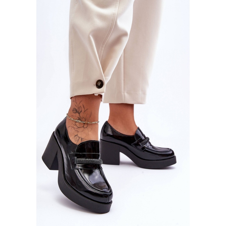 Chaussures à talons hauts avec décoration noire le noir 1