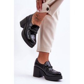 Chaussures à talons hauts avec décoration noire 2