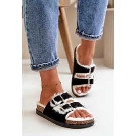 Step in style Chaussons Modèle Ezilena WSL-200 Noir - Entrez avec style 1