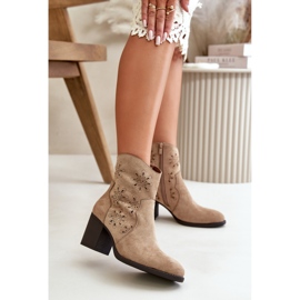 Step in style Bottes Modèle Nevishiia ASA250-3 Beige - Entrez avec style 1