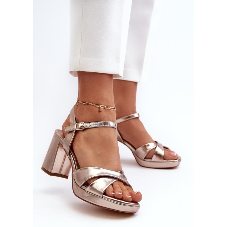 Step in style Sandales Modèle Jatine 24SD98-6988 Or - Entrez avec style jaune 1