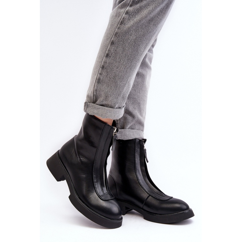 Bottines noires à talon plat pour femme 1