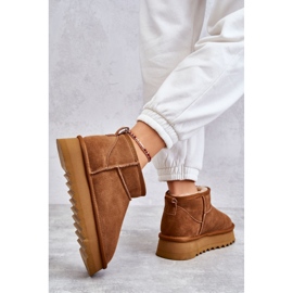 Boots de neige femme Camel en daim beige 2