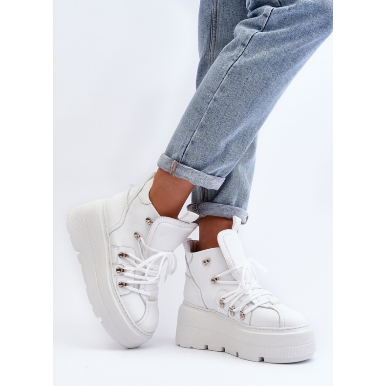 Chaussures de sport blanches Zazoo avec un fond massif 2 Chaussures de sport blanches Zazoo avec un fond massif 2
