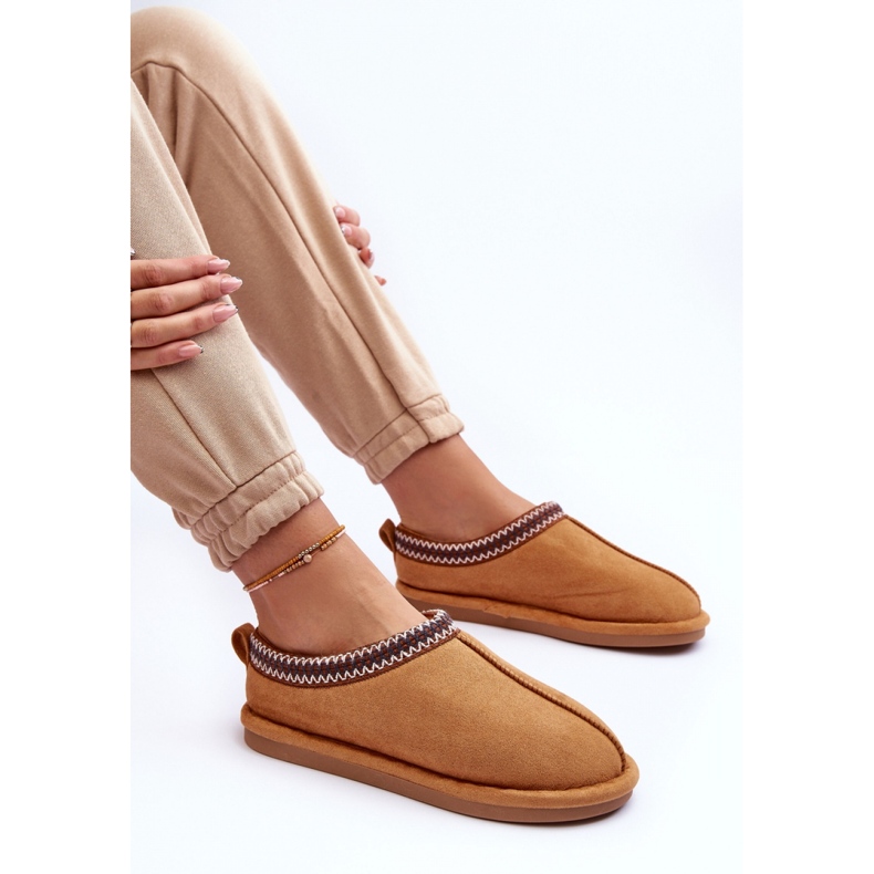 Chaussons en fourrure de chameau brun 1