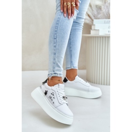 Chaussures de sport modèle Vinceza blanc blanche 1