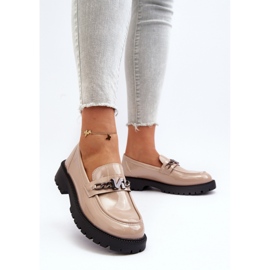 Mocassins à enfiler brevetés beige 2