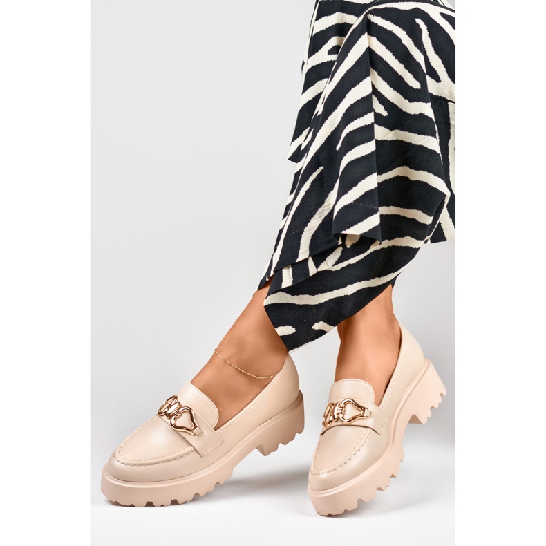 Chaussures beiges avec décoration B2733BE 2 Chaussures beiges avec décoration B2733BE 2