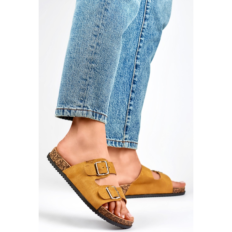 Tongs pour femmes en éco-daim 98-179C camel brun 1