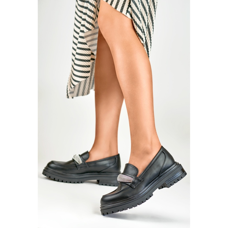 Chaussures femme avec décoration 7961B le noir 2