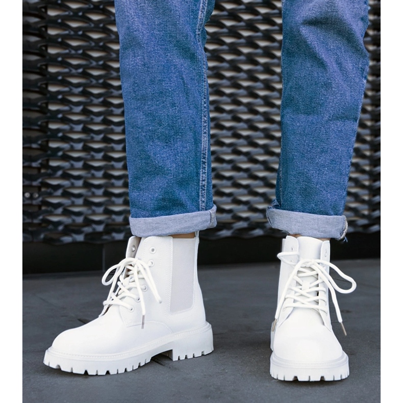 Bottines isolées beige clair par Brayna 1