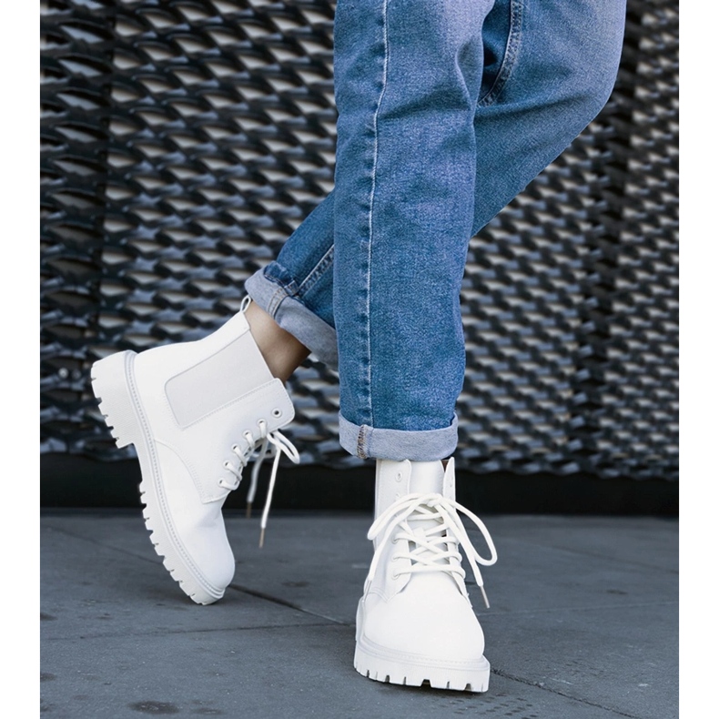 Bottines isolées beige clair par Brayna 2