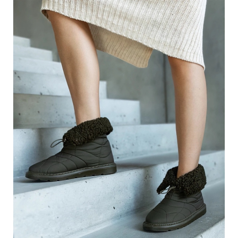 Bottes de neige isolées vertes avec revers Caellita le noir 1