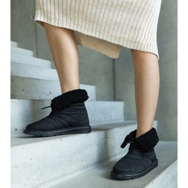 Bottes de neige isolées noires avec revers Caellita le noir 1