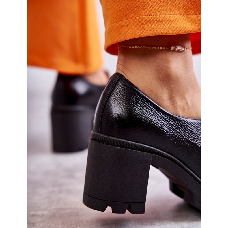 Chaussures à talons hauts en cuir noir Lemar avec décoration dorée 2