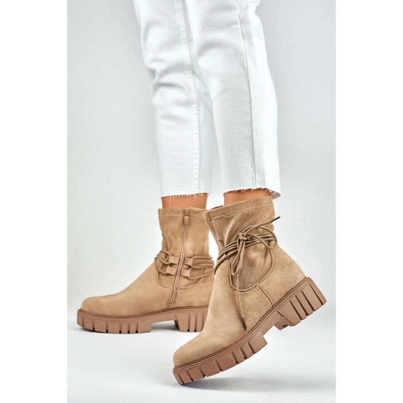 Bottines femme avec tige à lacets élastiques, beige DE1127NU 2 Bottines femme avec tige à lacets élastiques, beige DE1127NU 2