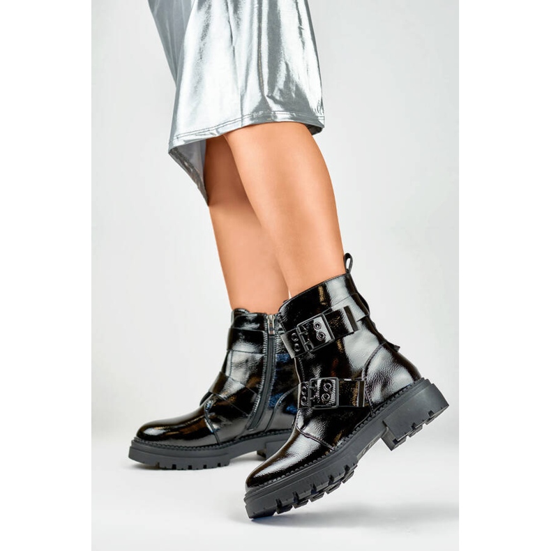 Bottines femme en cuir verni à boucles, noir 250007B-LA 2