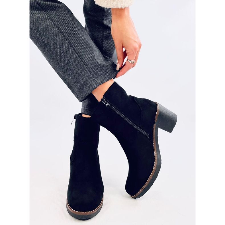 Bottines à talon en caoutchouc noir Linzi le noir 1