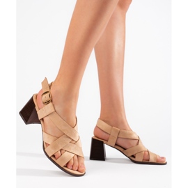 Sandales à talons en daim beige 3