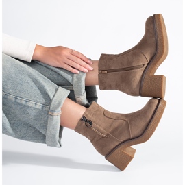 Bottines à talons en daim beige par Sergio Leone 1