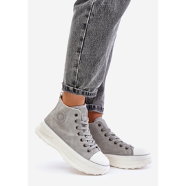 Baskets isolées pour femmes sur la plateforme Big Star OO274073 Gris 1