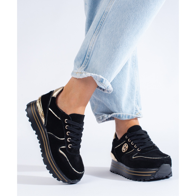 Baskets noires pour femmes sur la plateforme 1