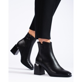 W. Potocki Élégantes bottes noires à talons hauts par Potocki le noir 1