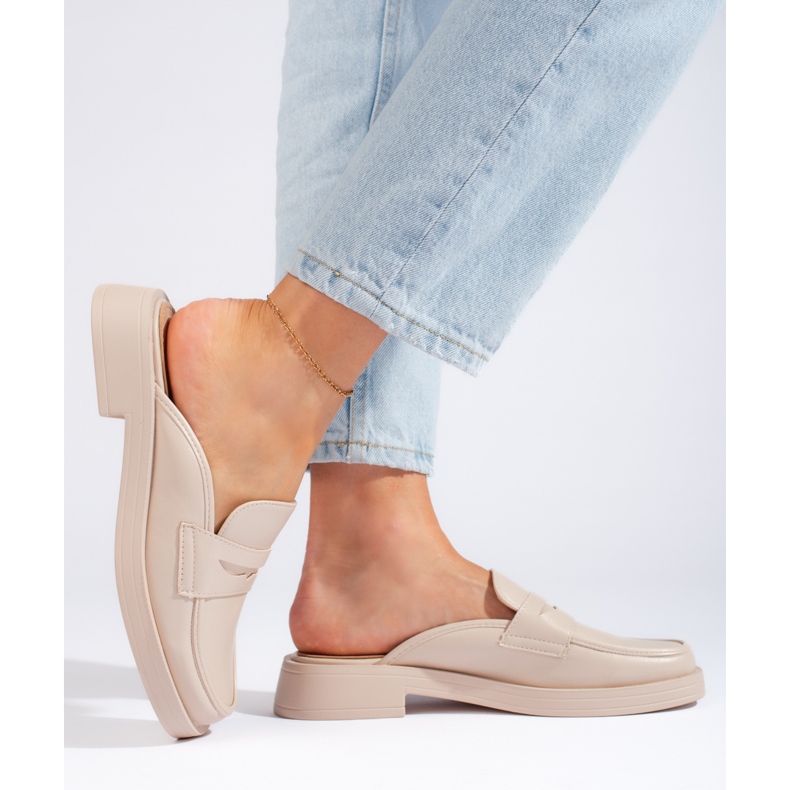 Tongs fermées femme beiges 1