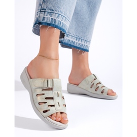 Tongs confortables grises pour femmes 2