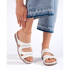Tongs blanches confortables pour femmes 3