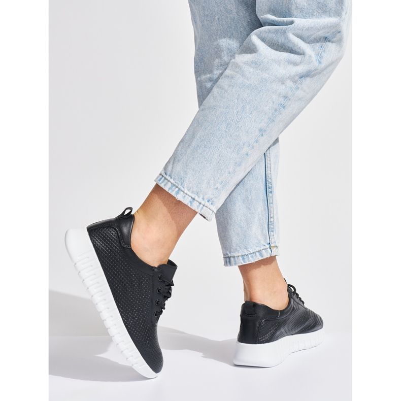 Chaussures noires ajourées par Sergio Leone 1