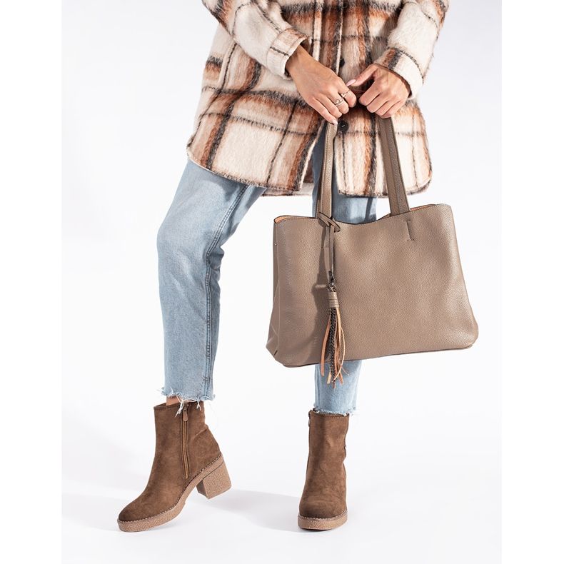 Bottines marron en daim brun 1