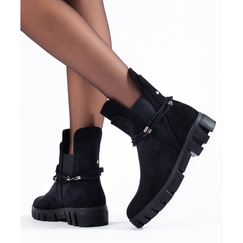 Bottines Chelsea noires pour femmes sur la plateforme Vinceza en daim écologique le noir 1