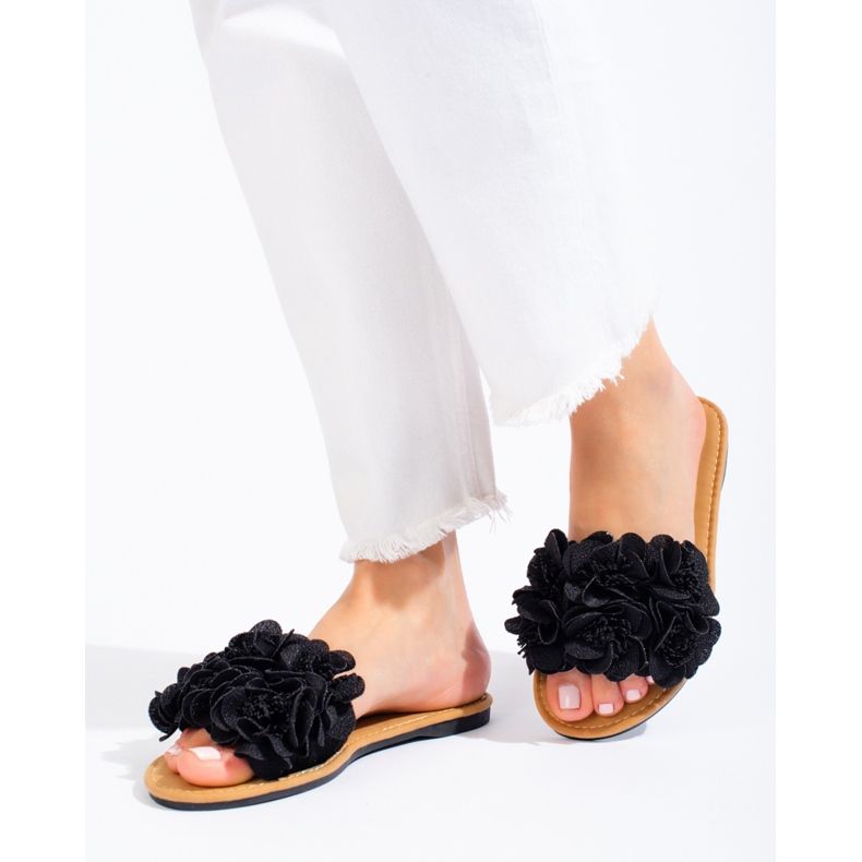 Chaussons femme noirs à fleurs Shelovet 2