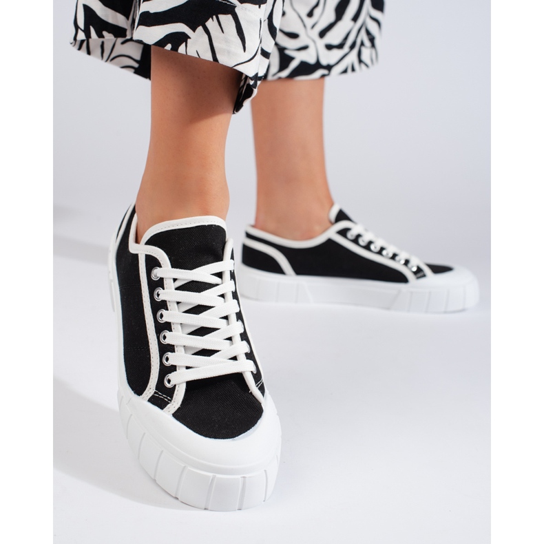 Baskets noires confortables pour femmes 1