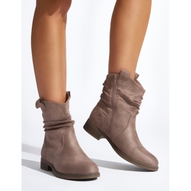 Bottines froissées beiges en daim 3