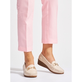 Mocassins femme beiges à boucle 1