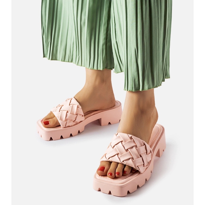 Tongs roses à semelle tracteur Lora 2