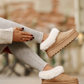 Bottes de neige à tige basse avec fourrure sur la plateforme Eco Suede Camel Neathoria brun 2