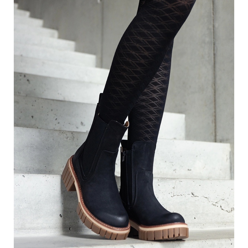 Bottes à plateforme massives noires avec abrasions de Sholla 1