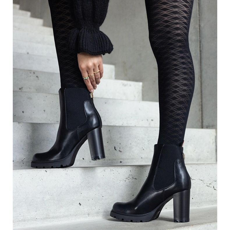 Bottines à enfiler noires en éco-cuir Motena 1