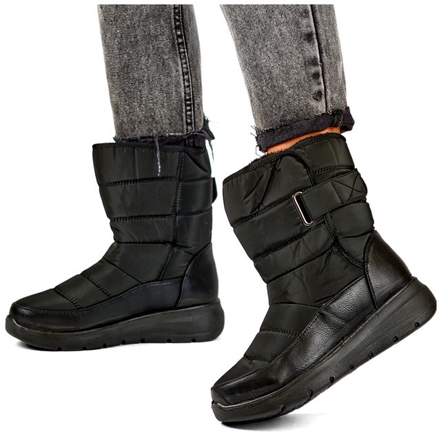 Bottes de neige noires isolées avec Velcro le noir 2