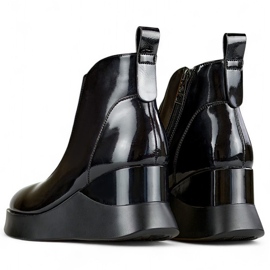 Bottines compensées pour femme en cuir verni. Bottines pour femme élégantes et isolées. le noir 2 Bottines compensées pour femme en cuir verni. Bottines pour femme élégantes et isolées. le noir 2