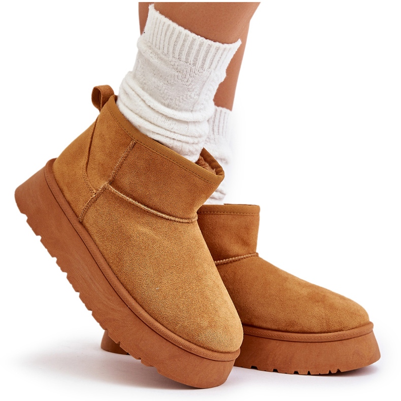 News Bottes de neige des femmes basses sur la plate-forme isolées avec une fourrure de chameau brun 5